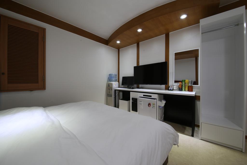Abata Business Hotel Коян Экстерьер фото