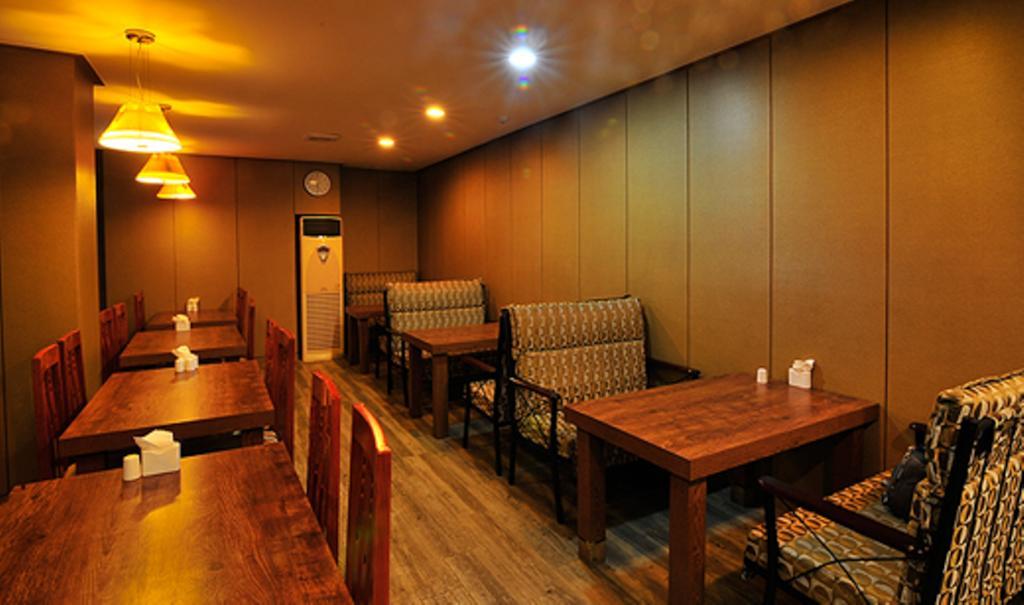 Abata Business Hotel Коян Экстерьер фото