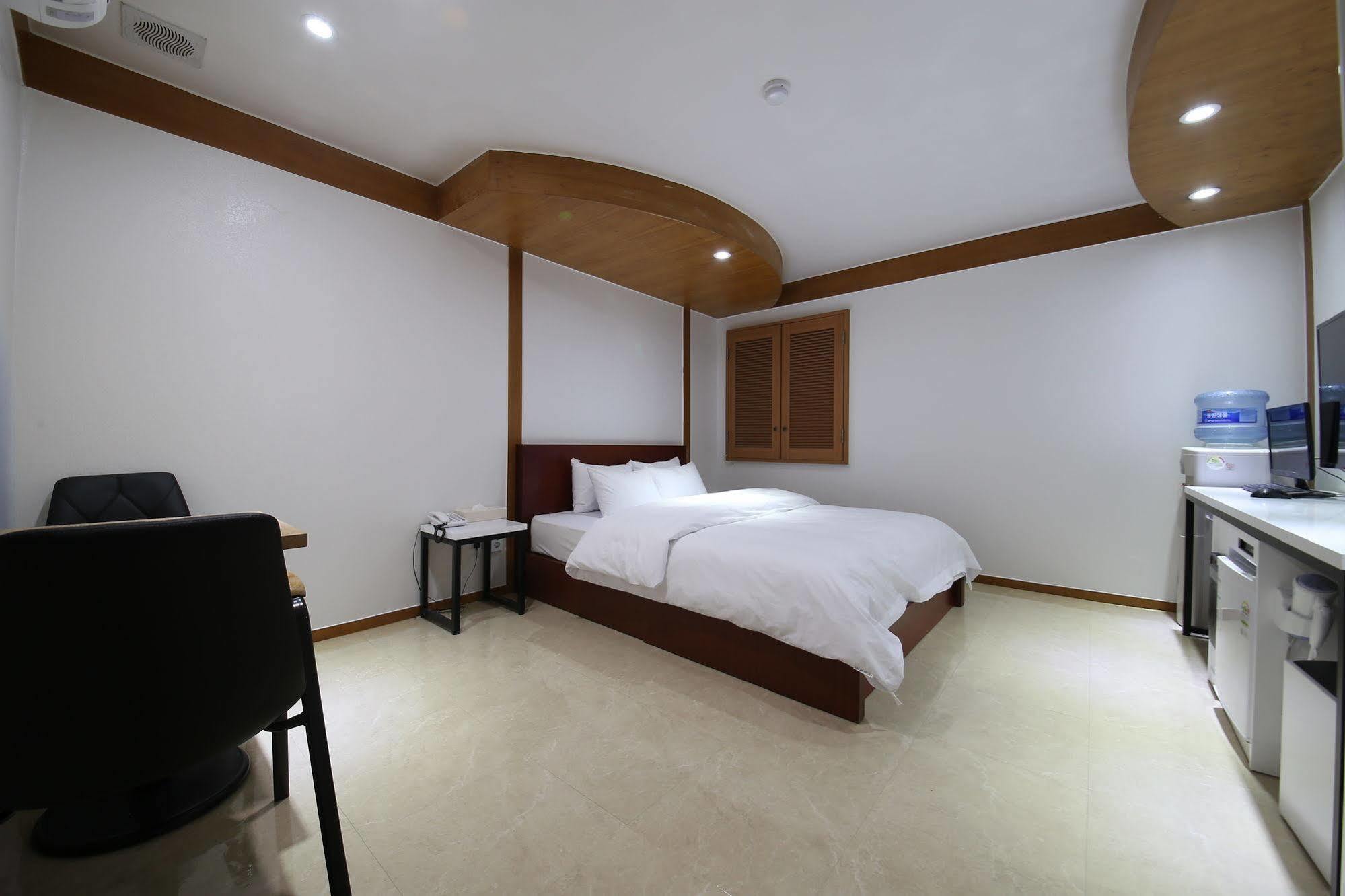 Abata Business Hotel Коян Экстерьер фото