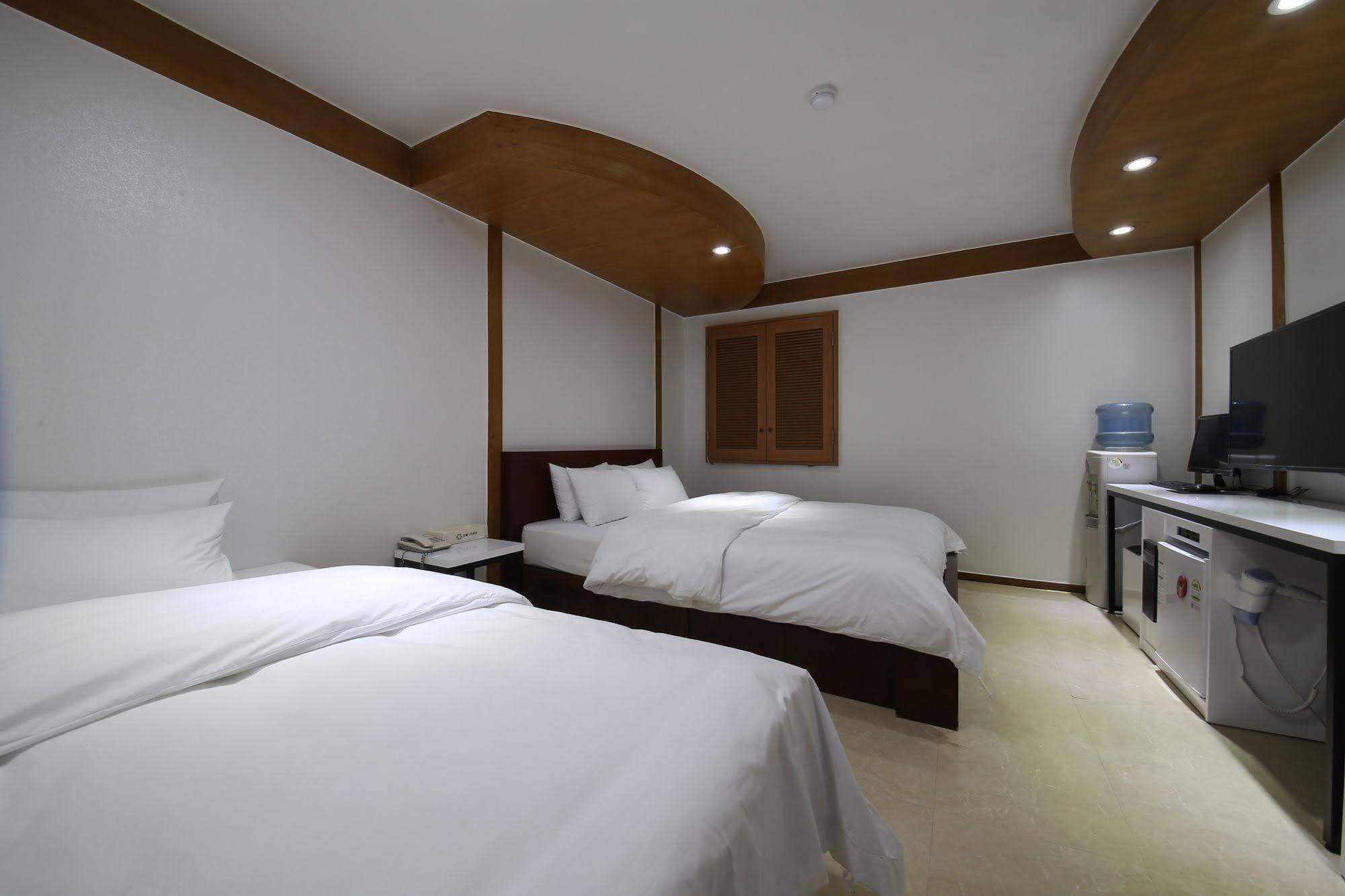 Abata Business Hotel Коян Экстерьер фото